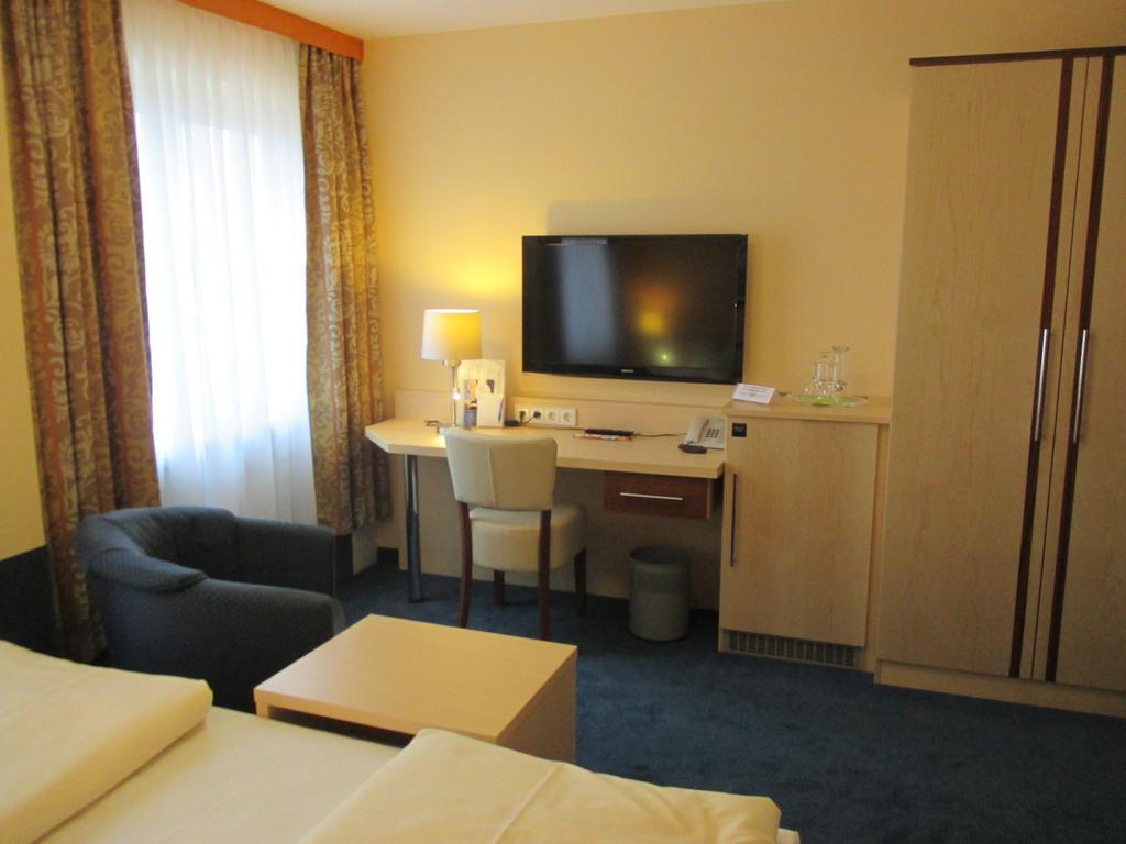 Hotel Apollo Garni Regensburg Exterior photo