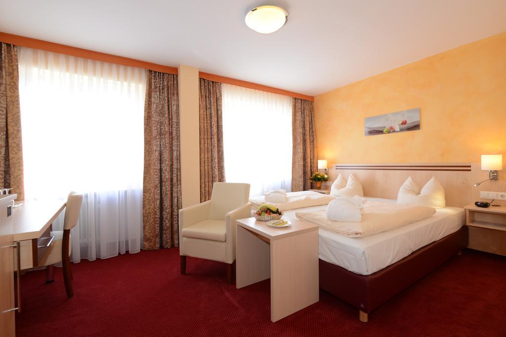 Hotel Apollo Garni Regensburg Exterior photo